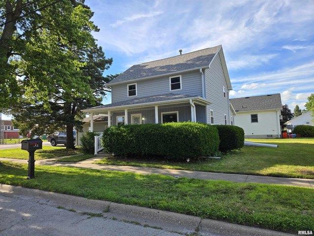 House for sale in Roseville, Illinois