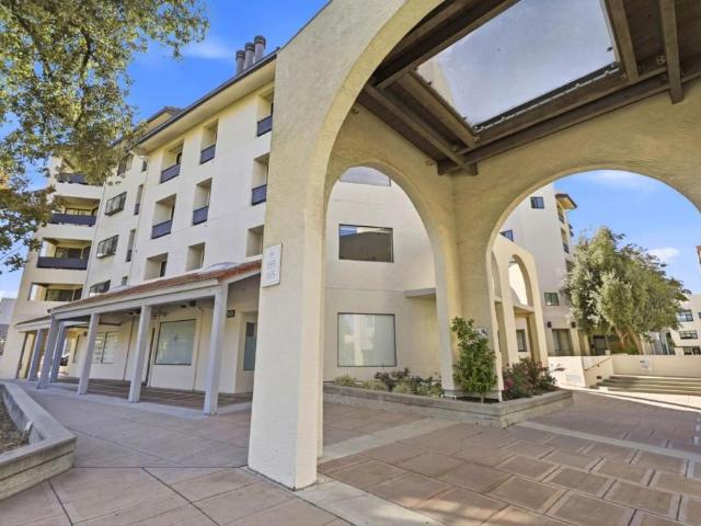 Condo for sale in Palo Alto, California