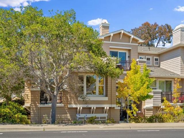 Townhouse for sale in San Mateo, California