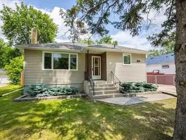 House for sale in East St. Paul, Manitoba