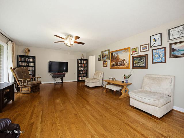 House for sale in Cecilia, Kentucky