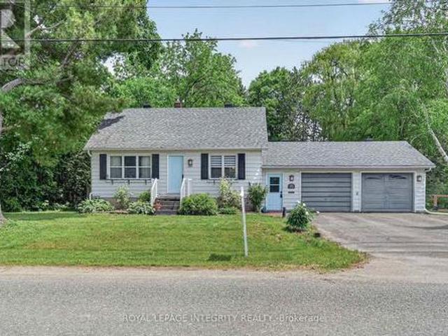 House for sale in Renfrew, Ontario