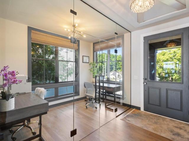 House for sale in Excelsior