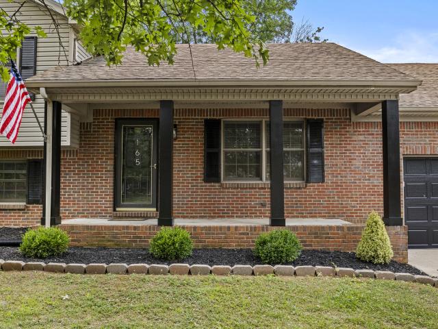 House for sale in Versailles, Woodford County