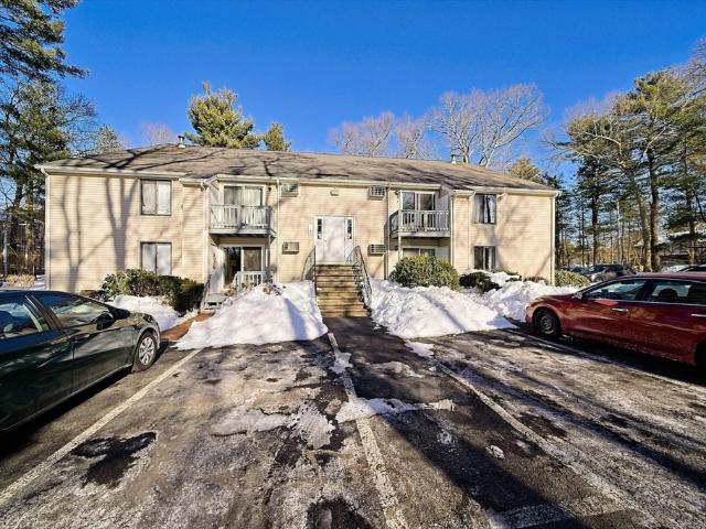 Condo for sale in Foxboro, Massachusetts