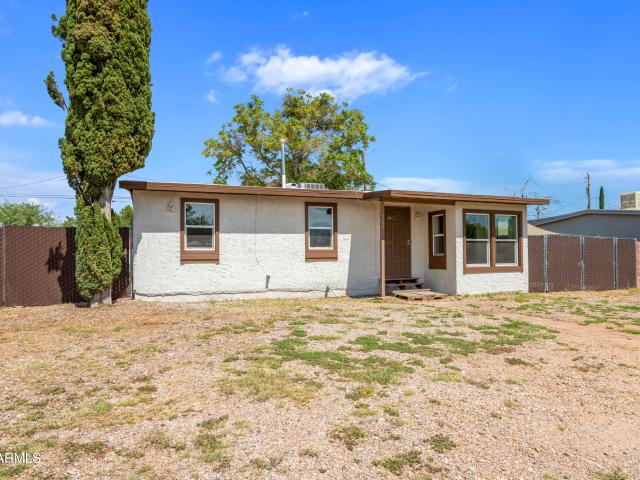 House for sale in Cochise, Arizona
