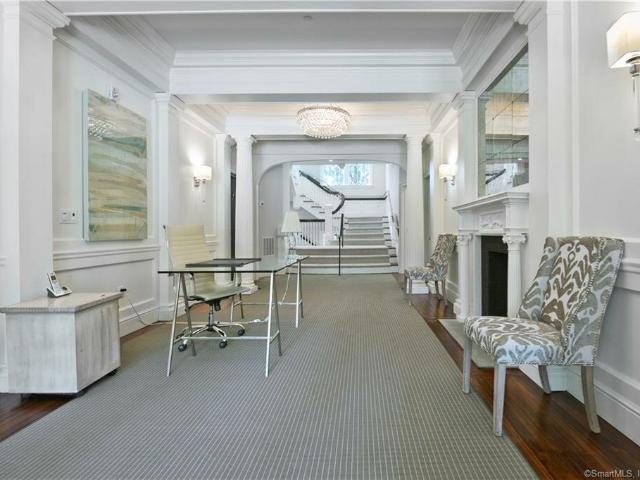 Townhouse for rent in Greenwich