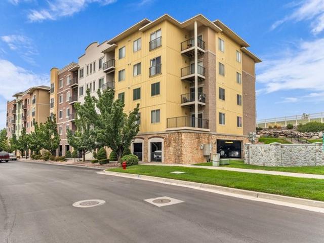 Condo for sale in Sandy, Utah