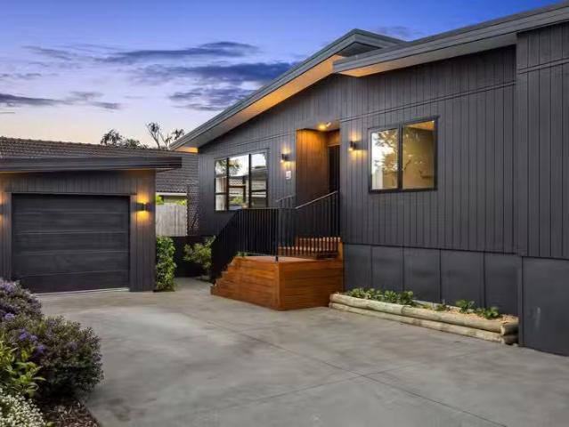 House for sale in Chaslands, Canterbury
