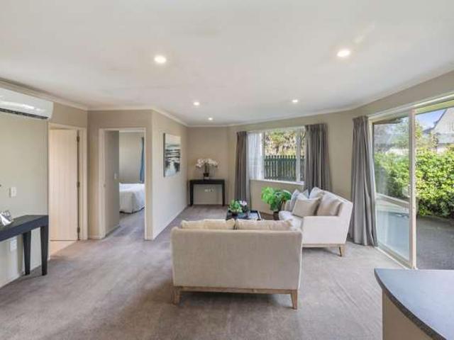 Townhouse for sale in Heathcote, Canterbury