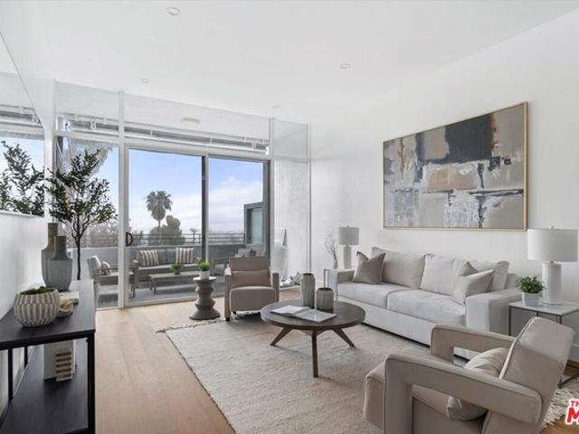 Condo for sale in Pacific Palisades, Los Angeles