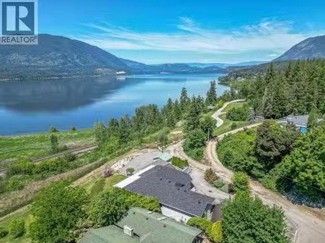 House for sale in Salmon Arm, British Columbia