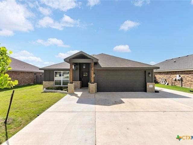 House for sale in Briggs, Texas