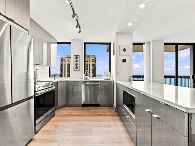Condo for sale in Chicago Park, Illinois