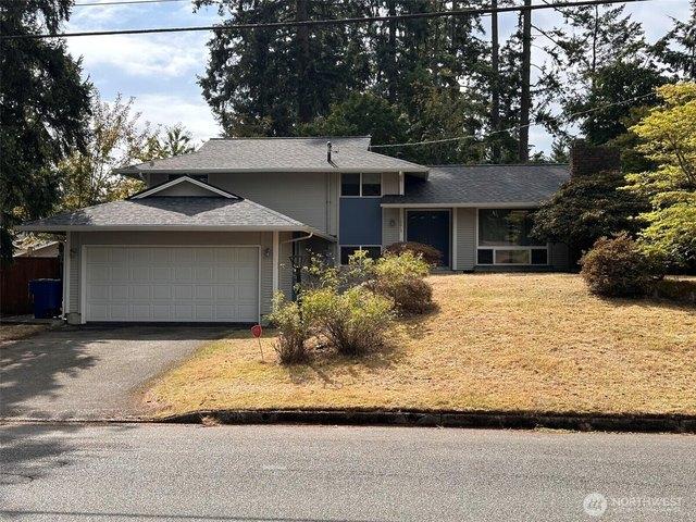 House for sale in Bellewood East, Bellevue