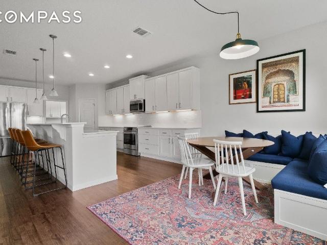 House for sale in Manor
