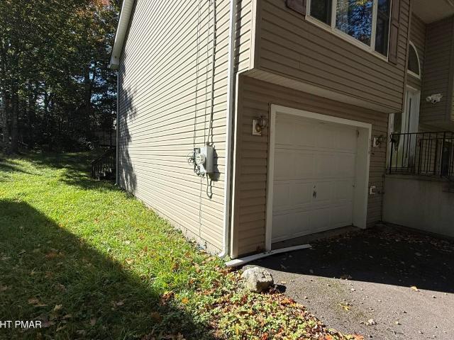 House for sale in Pocono Farms East, Coolbaugh Township