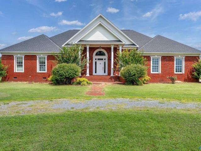 House for sale in Fyffe, Alabama