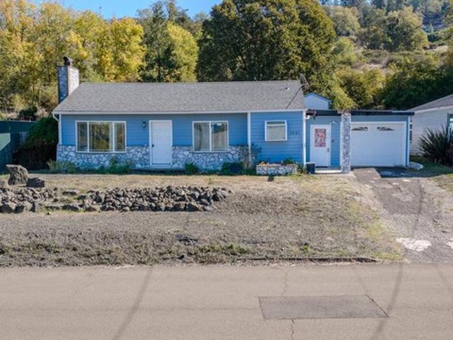 House for sale in Roseburg, Douglas County
