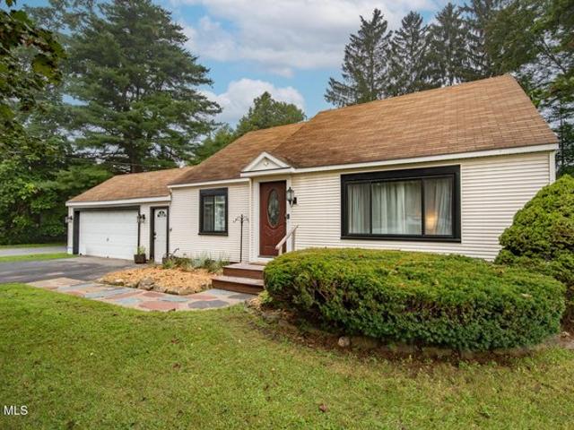 House for sale in Saratoga, New York