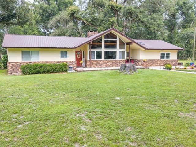 House for sale in Suwannee, Florida