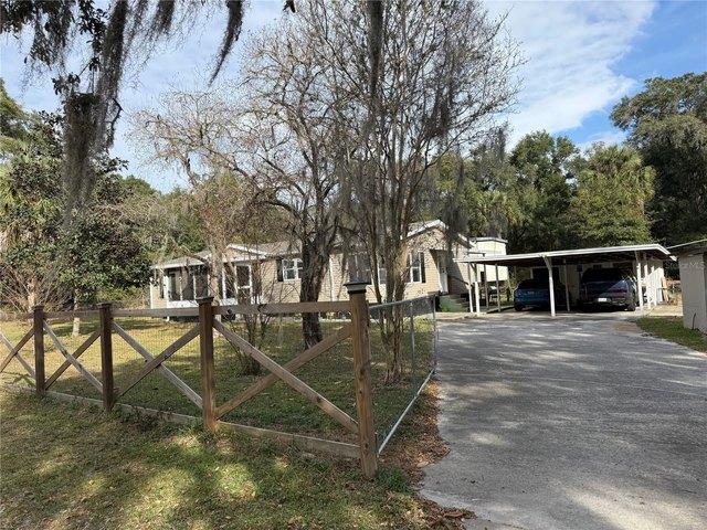 House for sale in Anthony, Florida