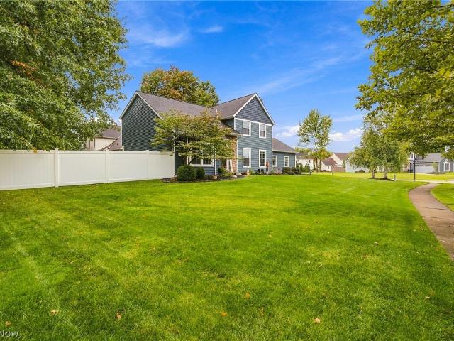 House for sale in Echo Lake, Strongsville