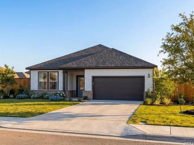 House for sale in Elmendorf, Texas