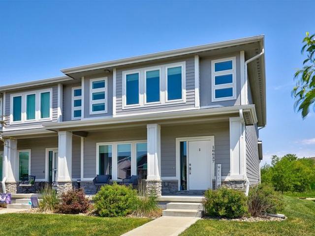 Townhouse for sale in Clive, Iowa
