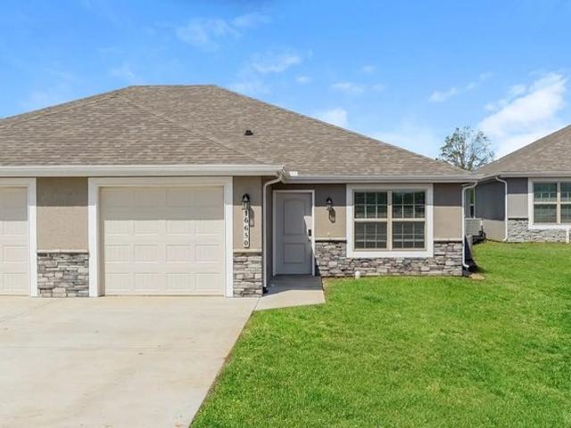 Townhouse for rent in Belton, Missouri
