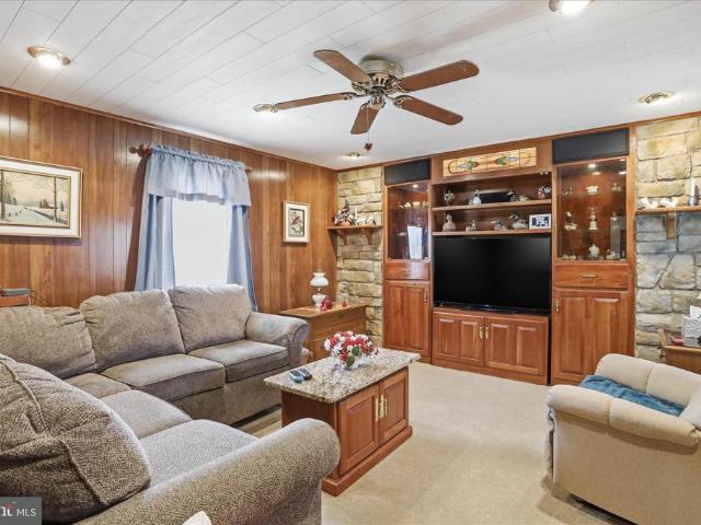 House for sale in Shady Grove, Pennsylvania