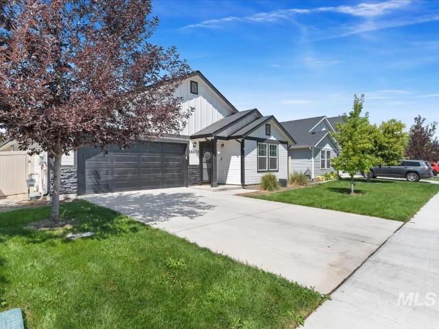 House for sale in Caldwell