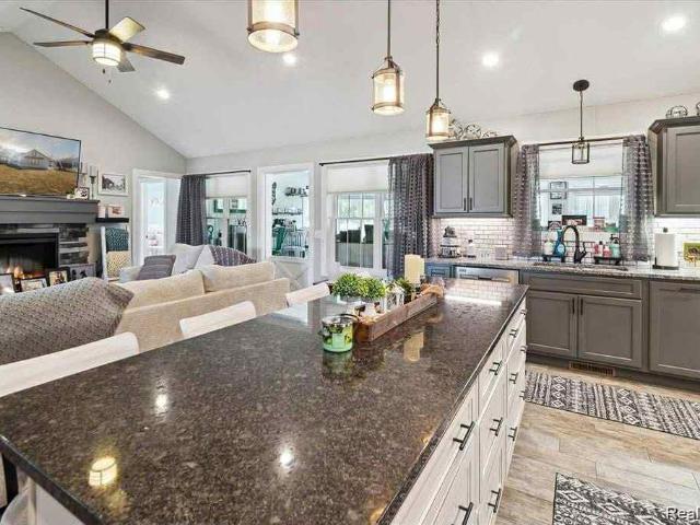 House for sale in Hemlock
