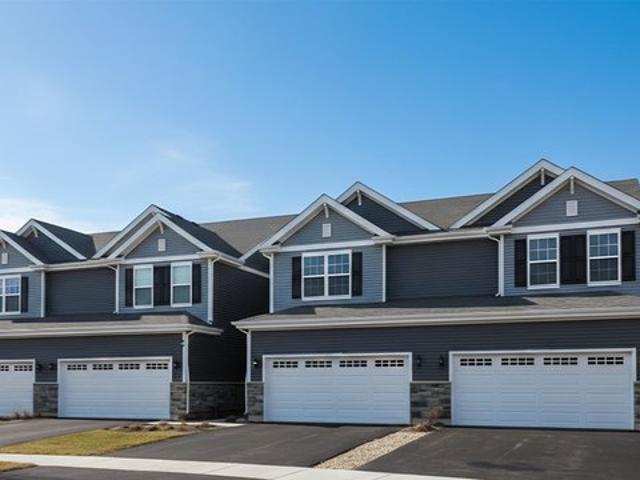 Townhouse for sale in Aurora, Illinois
