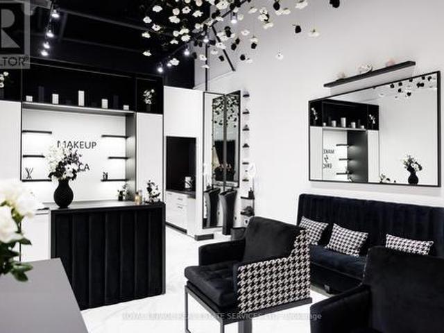 Commercial for rent in York, Ontario