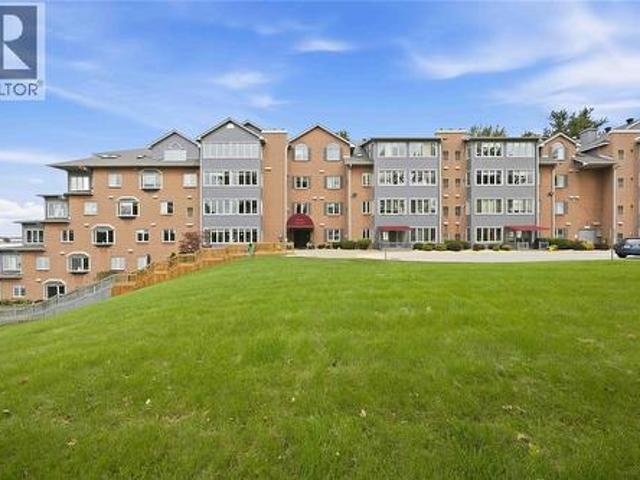 Condo for sale in St. Clair, Ontario