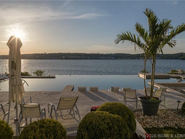 Condo for sale in Sunrise Beach, Camden County