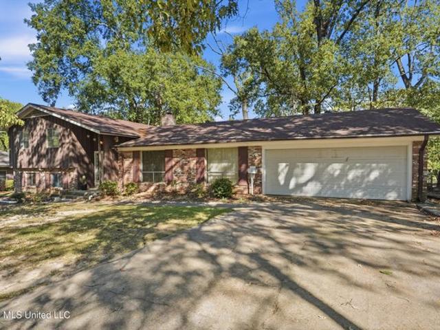 House for sale in Whispering Pines, Jackson