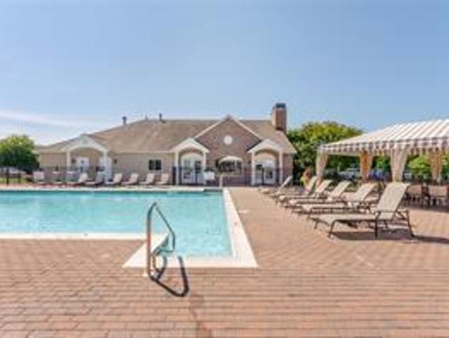 Townhouse for sale in Mount Sinai