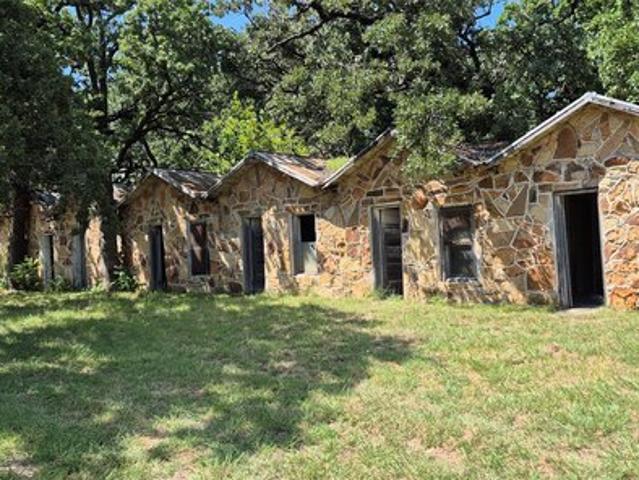 House for sale in Bowie, Texas