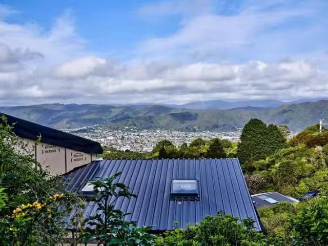 House for sale in Days Bay, Wellington