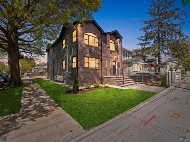House for sale in Queens, Arverne