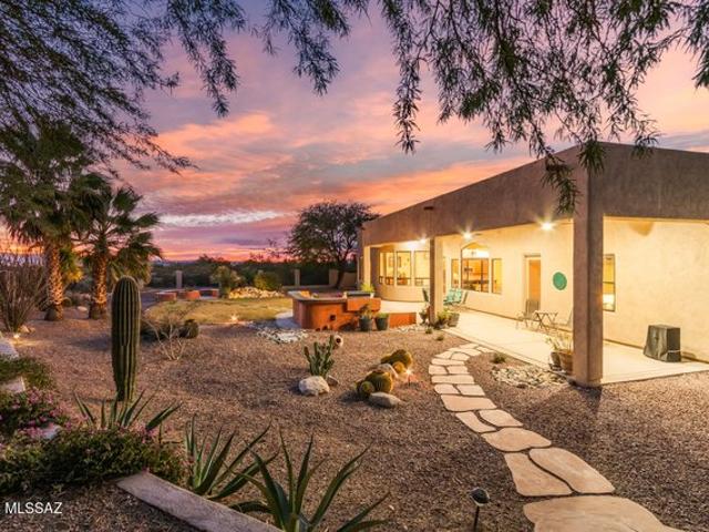 House for sale in Vail, Arizona