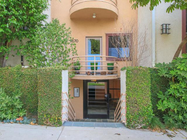 Property for rent in Canoga Park, California