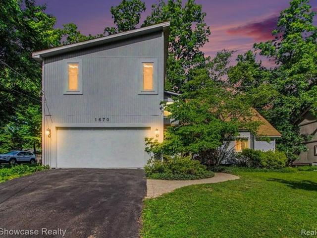 House for sale in West Bloomfield, Michigan