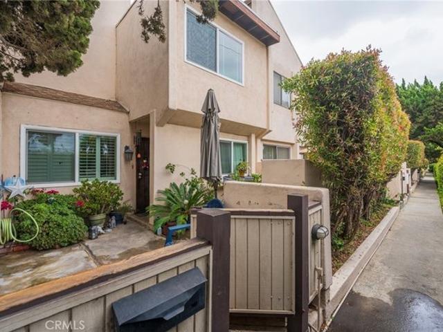 Townhouse for sale in Paramount, California