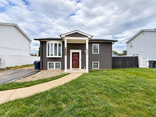 House for sale in Orland Hills, Illinois