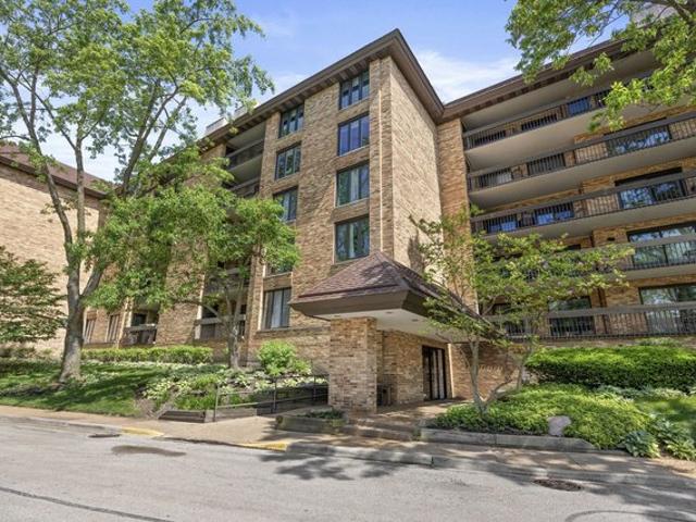 Condo for sale in Northbrook, Illinois
