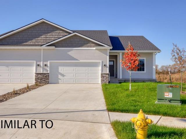 Townhouse for sale in Urbandale, Iowa