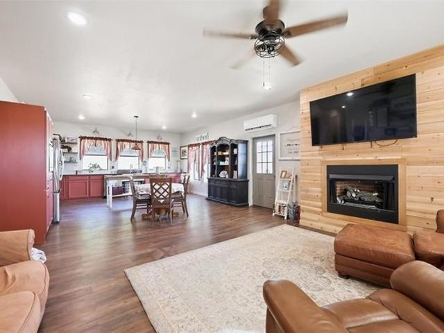 House for sale in Crescent, Logan County